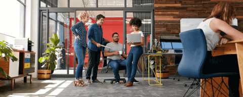 lidé pracující ve startupu, právní chyby ve startupu