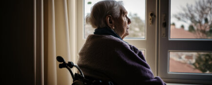 stará paní, dávka sociální pomoci, superdávka, příspěvek na bydlení