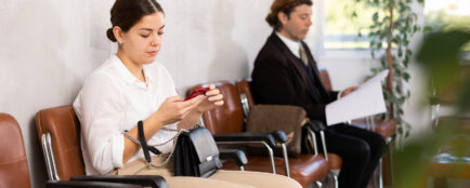 nezaměstnaná žena, podpora v nezaměstanosti, úřad práce