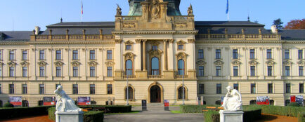 strakova akademie, úřad vlády